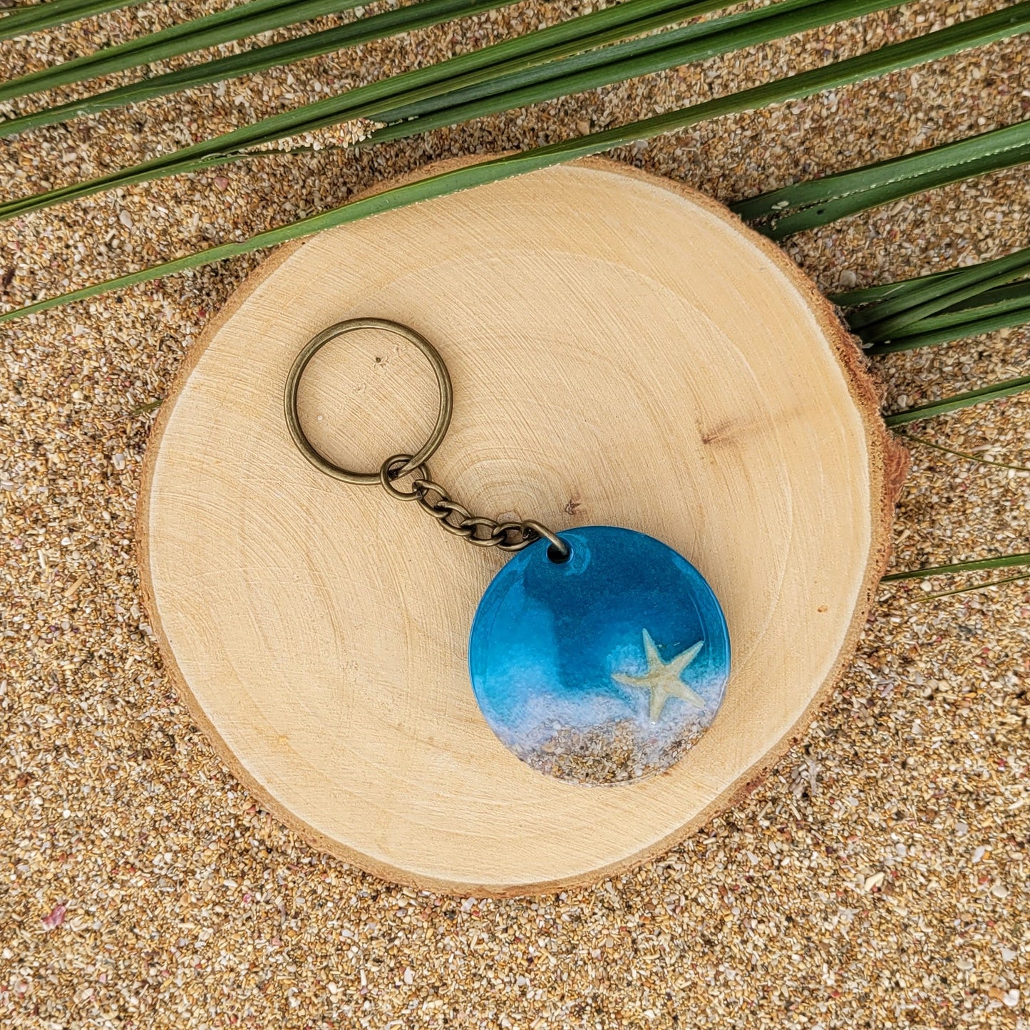 Round sea keychain