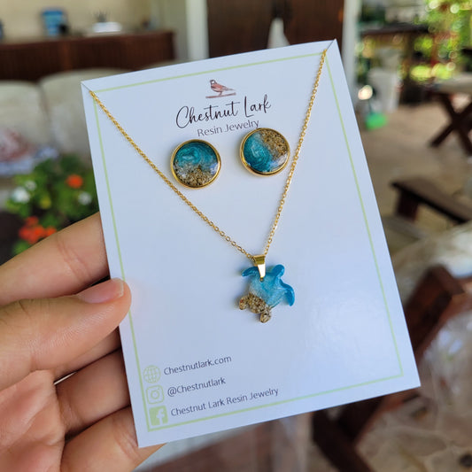 Sea color turtle necklace with studs