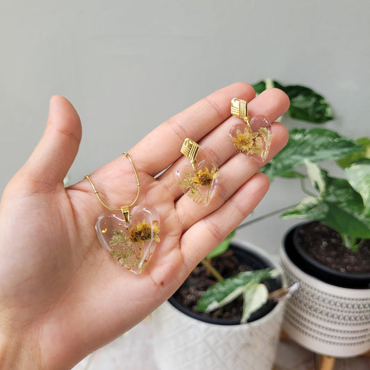 Heart shape set Chrysanthemum flower